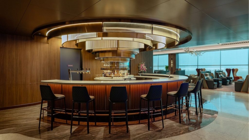 SilverKris First Class Lounge Terminal 2 Bar