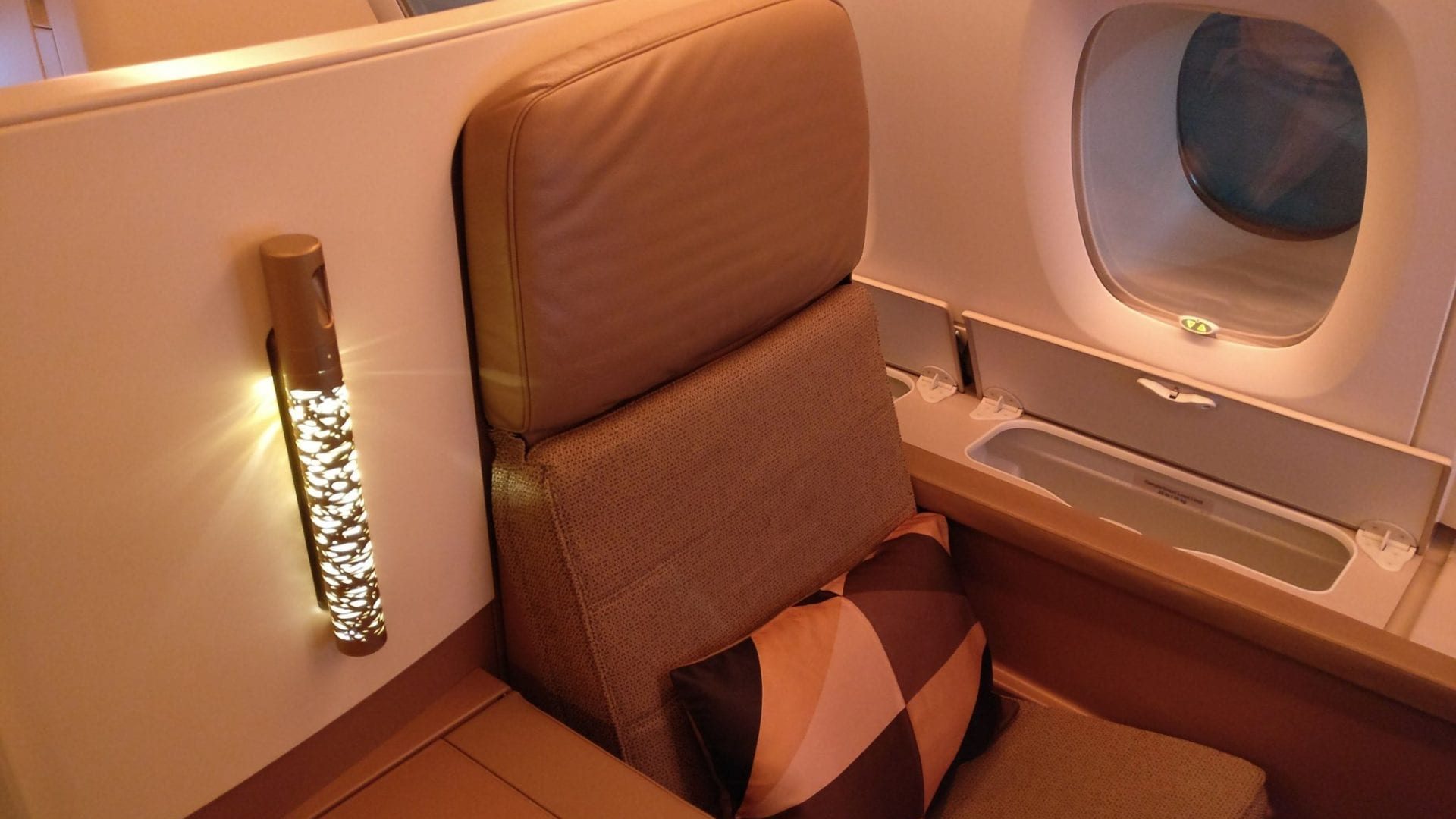 Etihad Airways Airbus A380 Business Class Seat E1618245623978