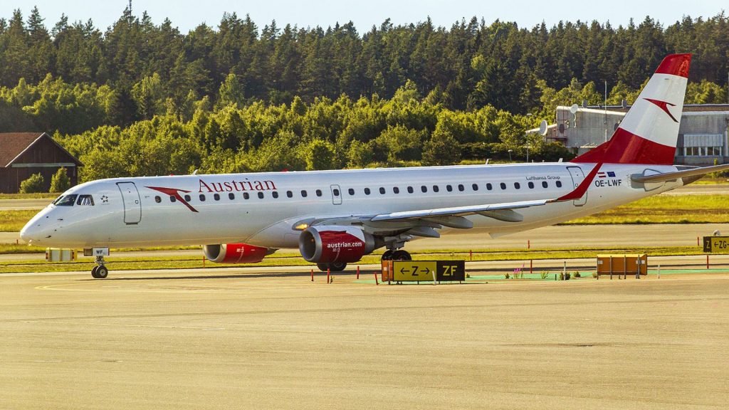 Austrian Airlines Embraer 195