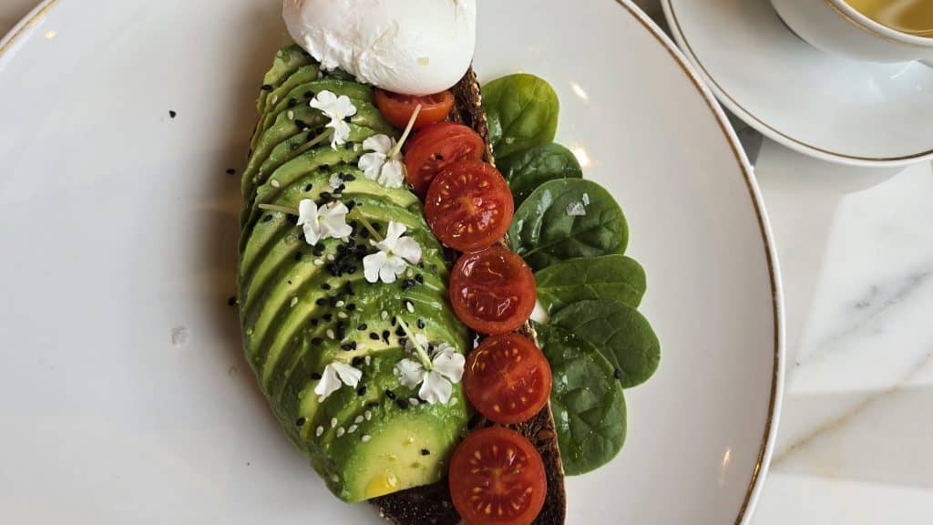 Avocadotoast Frühstück
