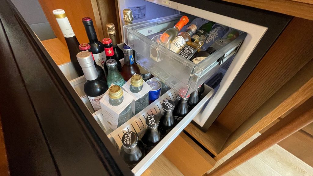 Mandarin Oriental Barcelona Zimmer Minibar Getraenke
