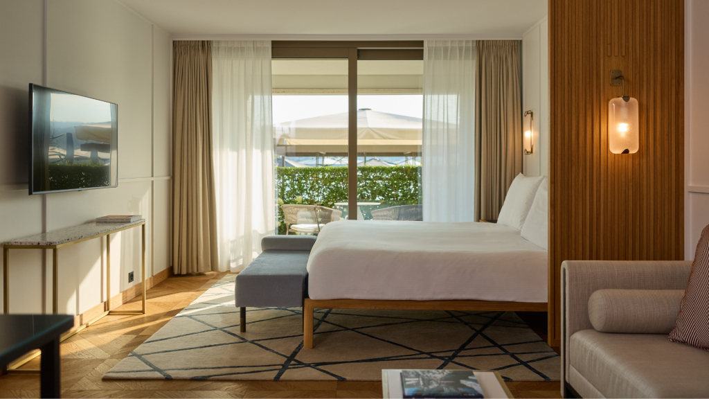 Alex Lake Zurich Garden Deluxe Studio