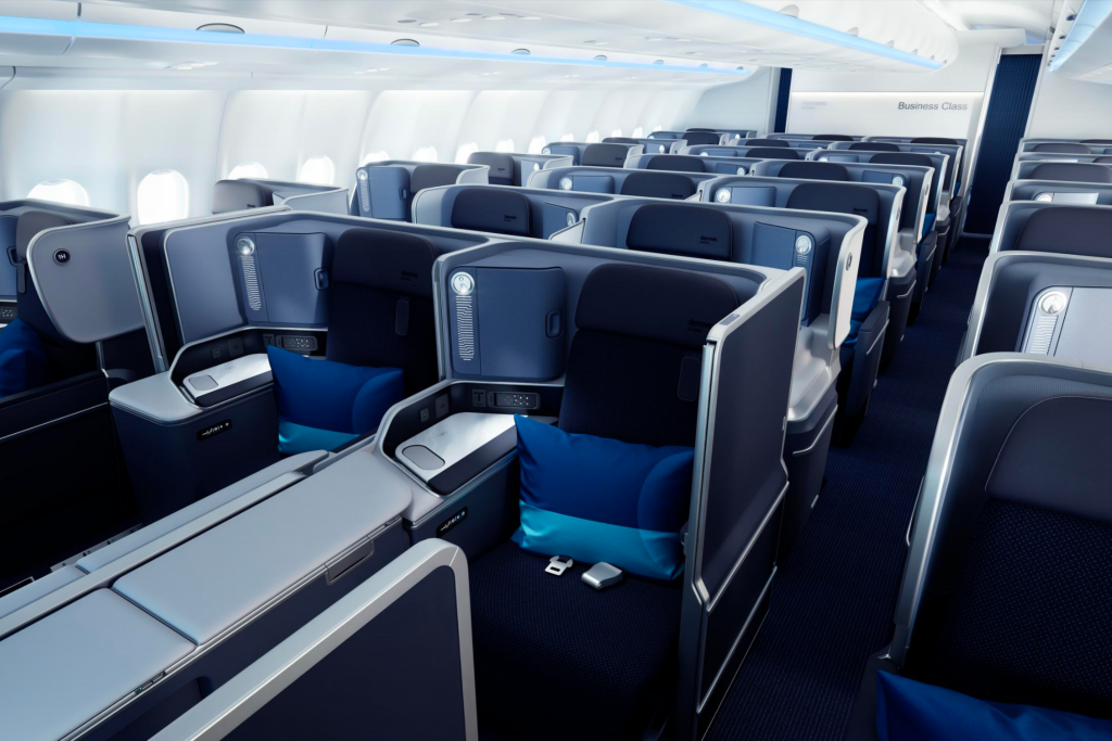 Discover Airlines Business Class A330 300