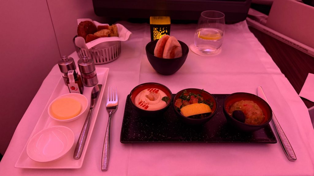 Qatar Airways Business Class Boeing 787 8 Arabische Mezze