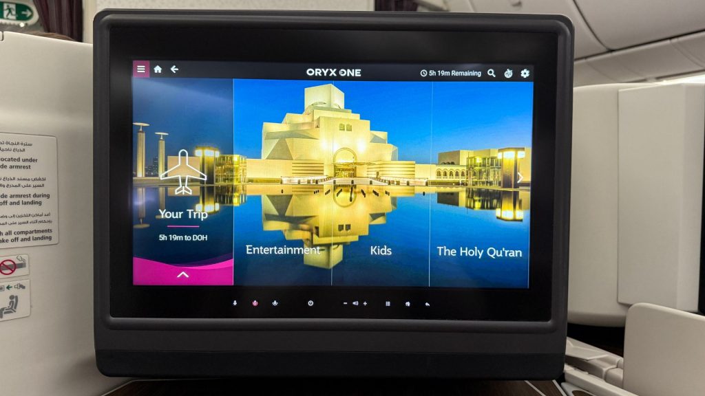 Qatar Airways Business Class Boeing 787 8 Bildschirm