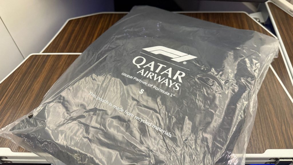 Qatar Airways Business Class Boeing 787 8 Pyjama 1