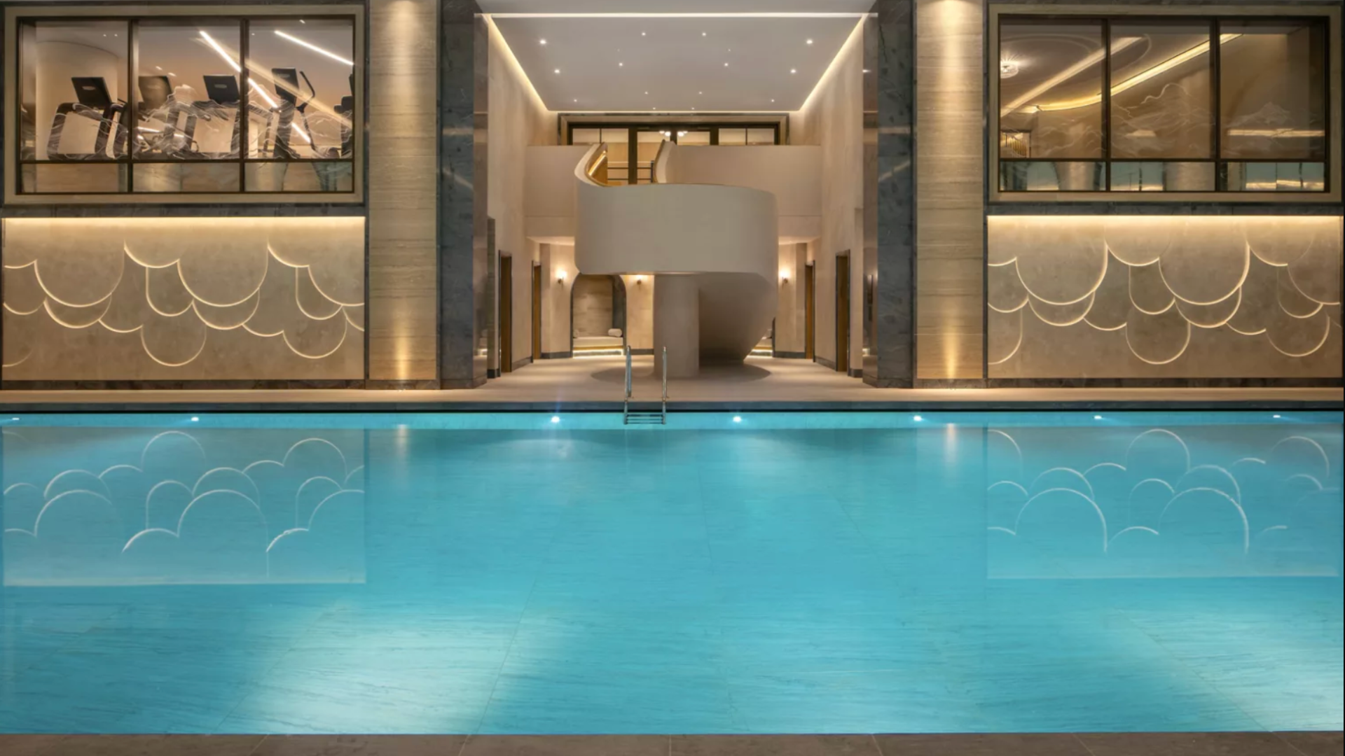 Pool im Raffles London at The OWO