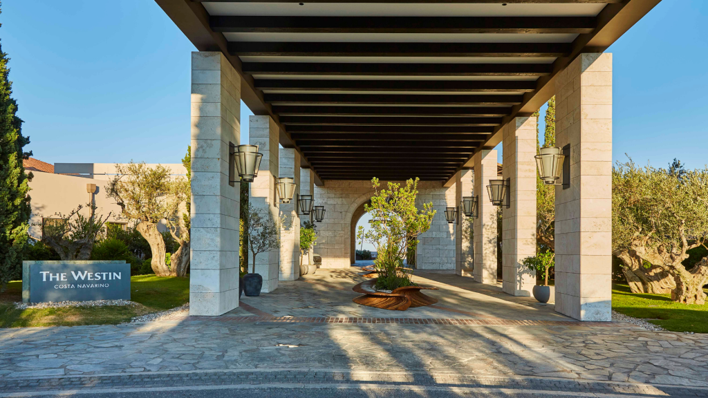 Westin Costa Navarino Hotel Eingang