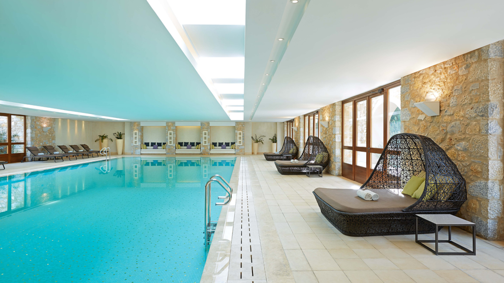 Westin Costa Navarino Innenpool