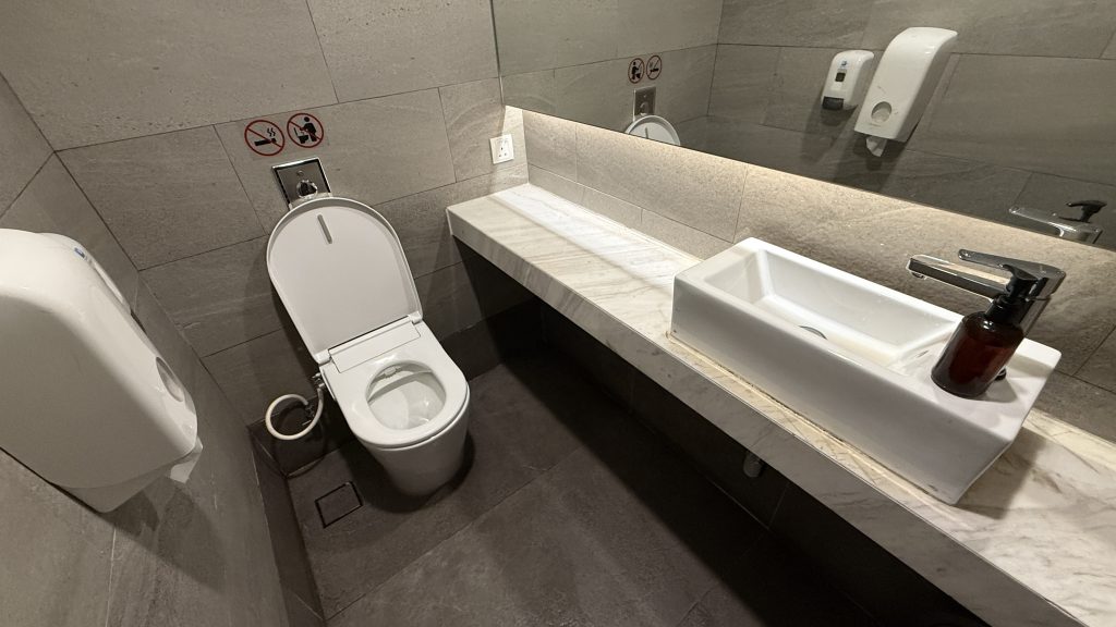 Malaysia Airlines Golden lounge Kuala Lumpur