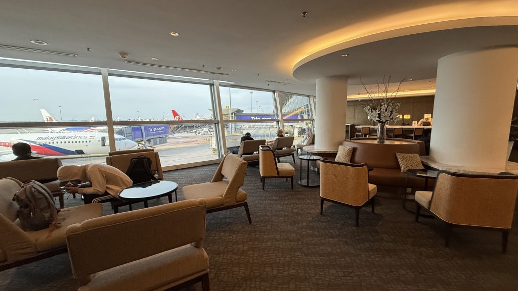 Malaysia Airlines Golden lounge Kuala Lumpur