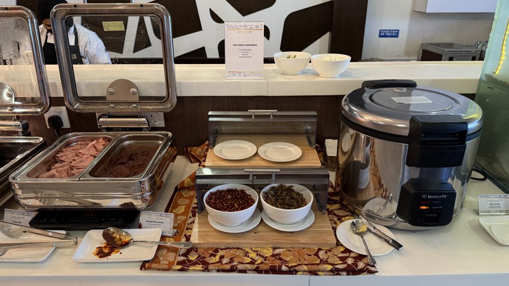 Malaysia Airlines Golden lounge Kuala Lumpur Buffet