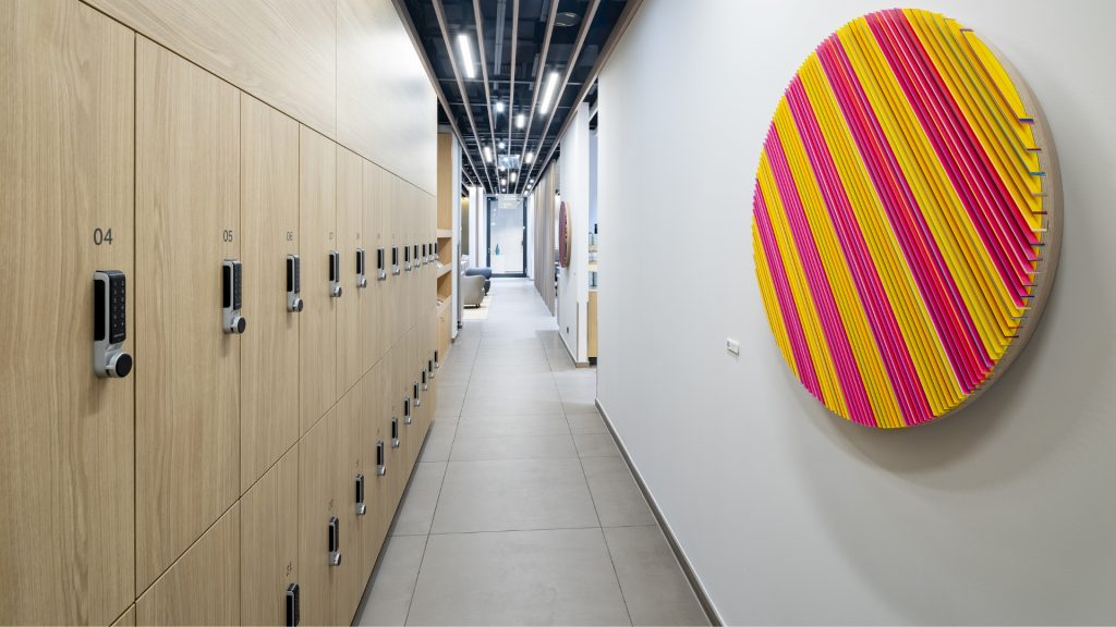 DUS Rhein Lounge Schließfächer