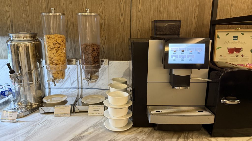 Malaysia Airlines Golden Lounge Domestic Kuala Lumpur Buffet