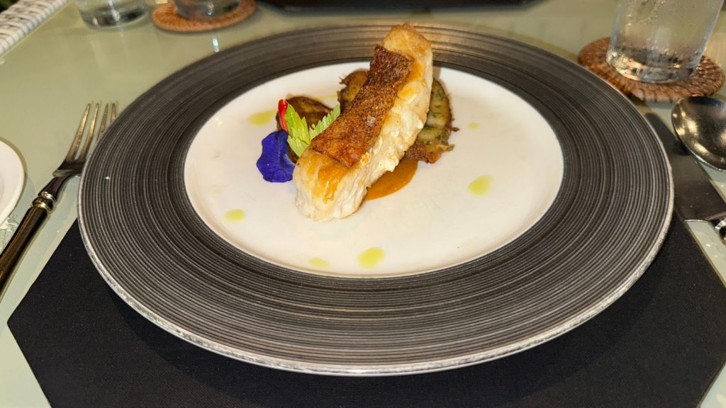 Gaya Island Resort Kota Kinabalu Abendessen Fisch