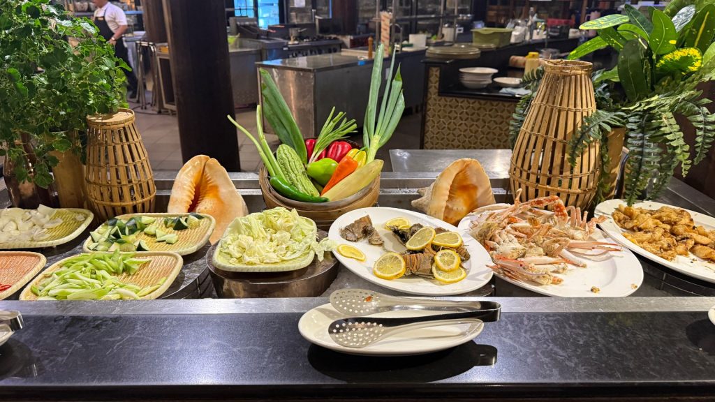 Gaya Island Resort Kota Kinabalu Abendessen Salatbuffet (1)