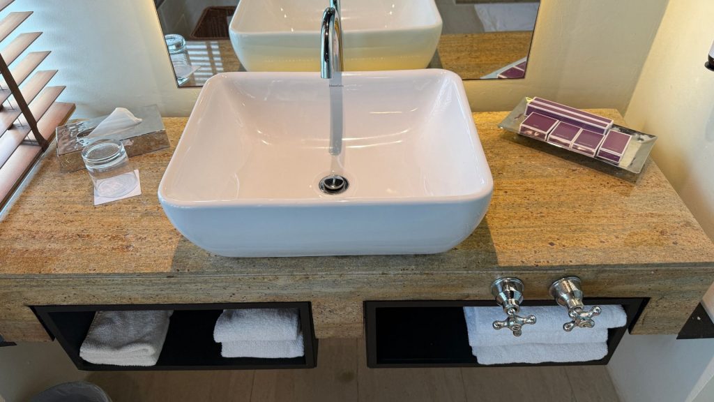 Gaya Island Resort Kota Kinabalu Badezimmer Waschbecken