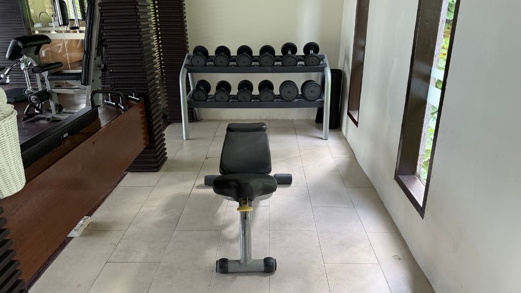 Gaya Island Resort Kota Kinabalu Fitnessstudio Hanteln (1)