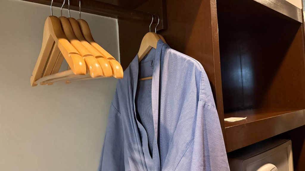 Gaya Island Resort Kota Kinabalu Minibar Ankleidezimmer Hängen