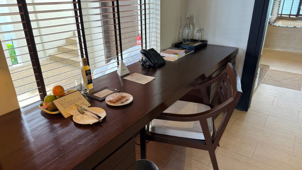 Gaya Island Resort Kota Kinabalu Minibar Arbeitszimmer