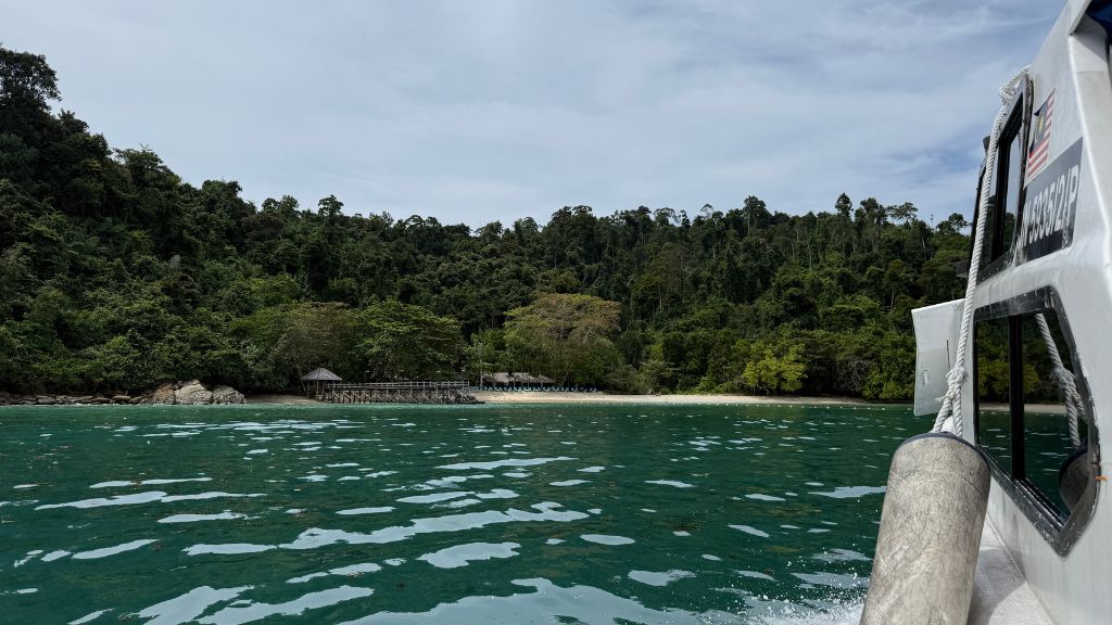 Gaya Island Resort Kota Kinabalu Strand Boot