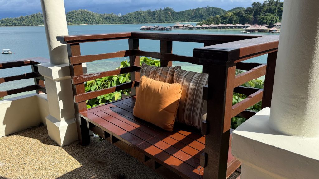 Gaya Island Resort Kota Kinabalu Terrasse Sitz