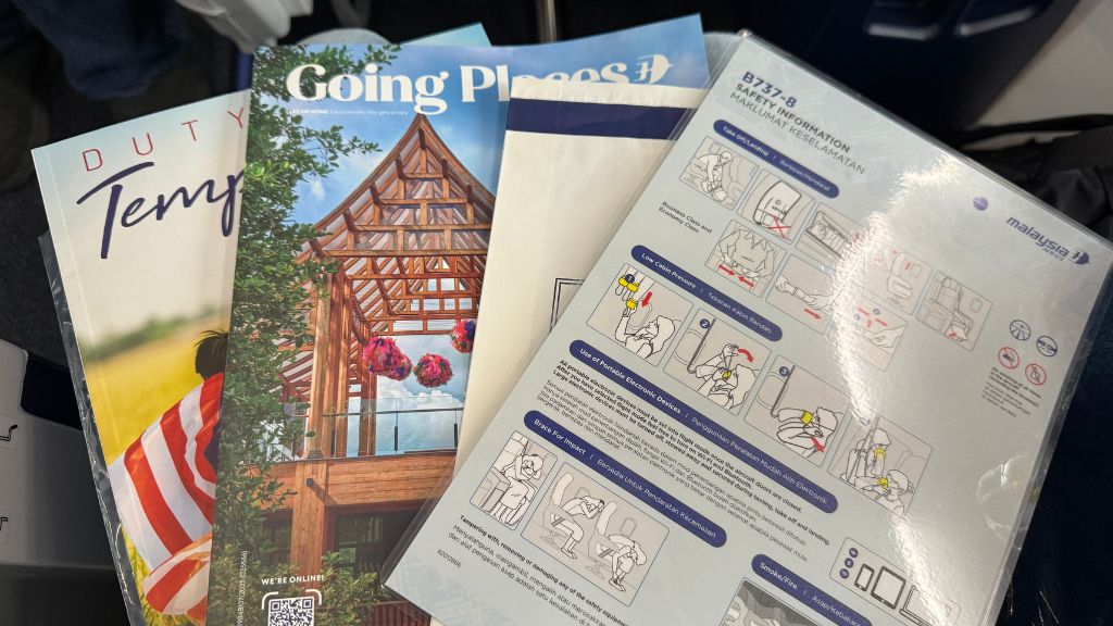 Malaysia Airlines Business Class Zeitschriften (1)