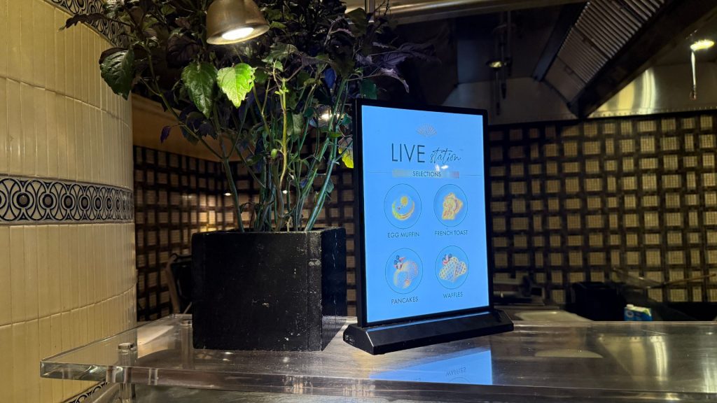 Mandarin Oriental Kuala Lumpur Fruehstueck Buffet Cooking Station