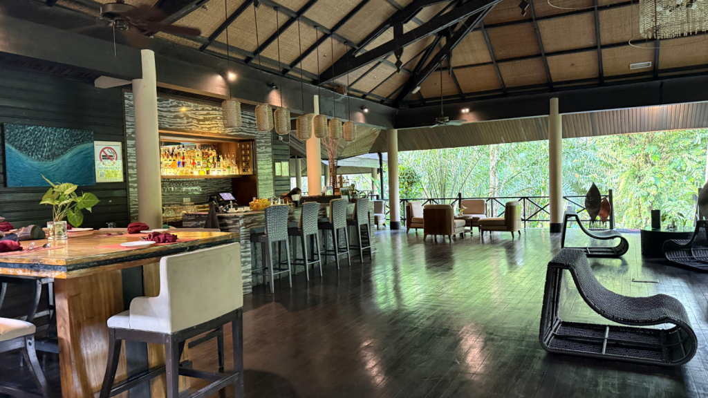 Mulu Marriott Resort Bar