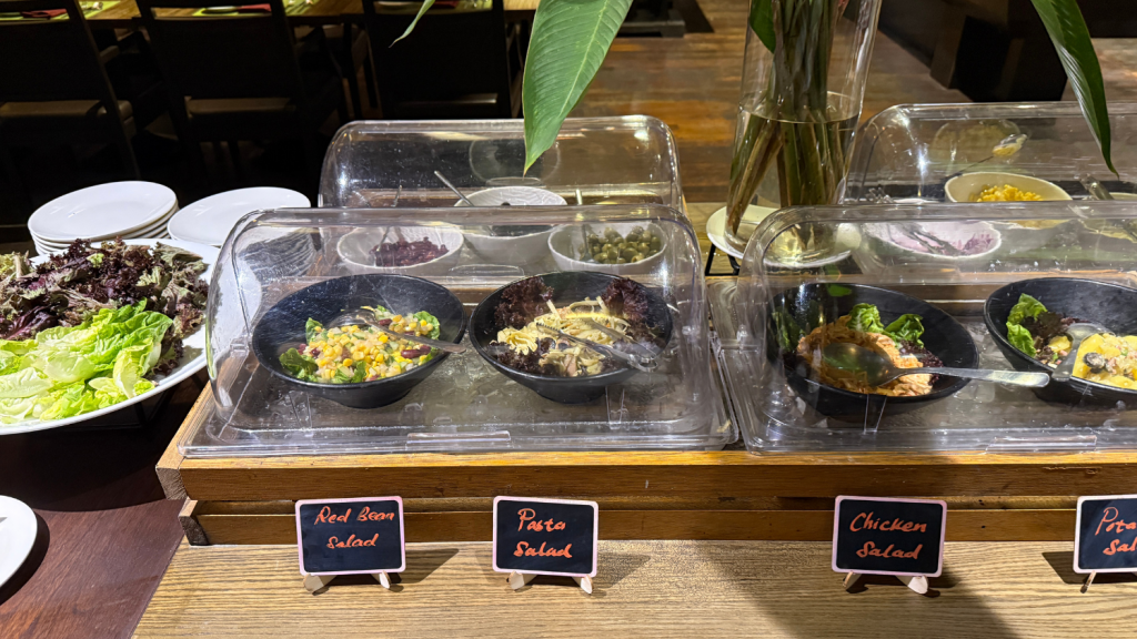 Mulu Marriott Resort Dinner