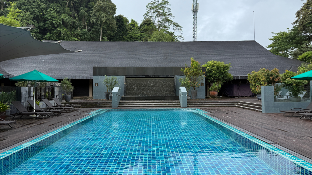 Mulu Marriott Resort Pool