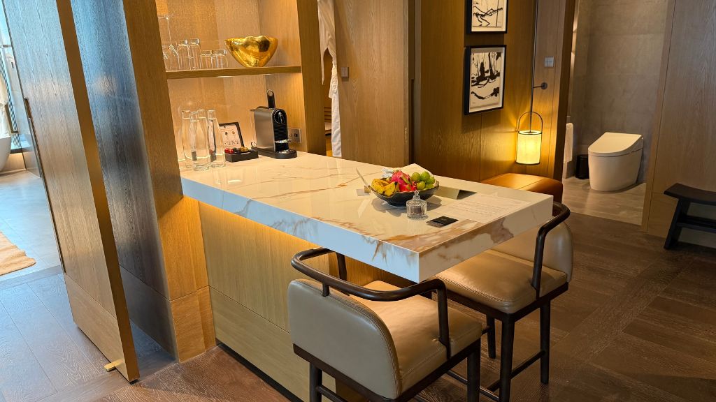 Park Hyatt Kuala Lumpur Suite Bartisch