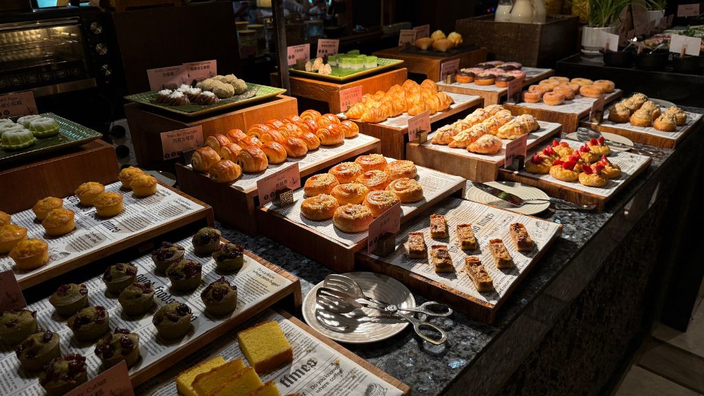 The Ritz Carlton Langkawi Fruehstueck Gebaeck