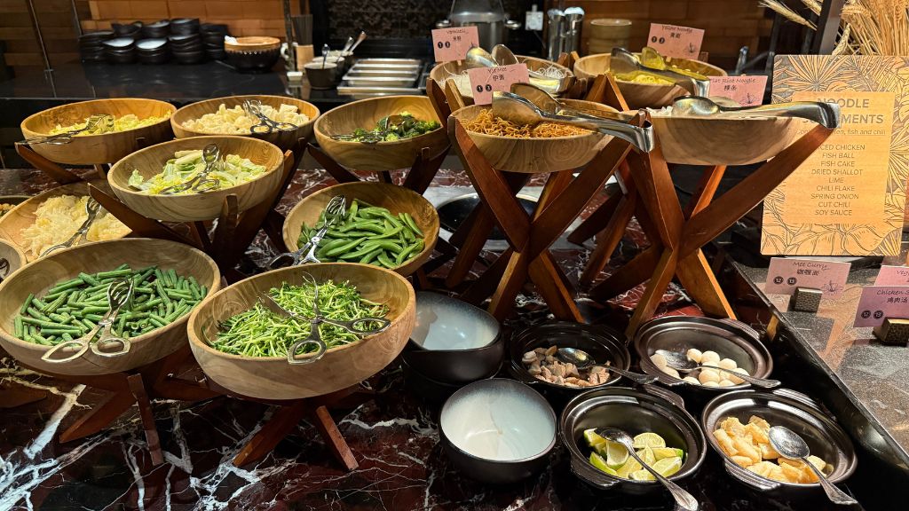 The Ritz Carlton Langkawi Fruehstueck Nudeln