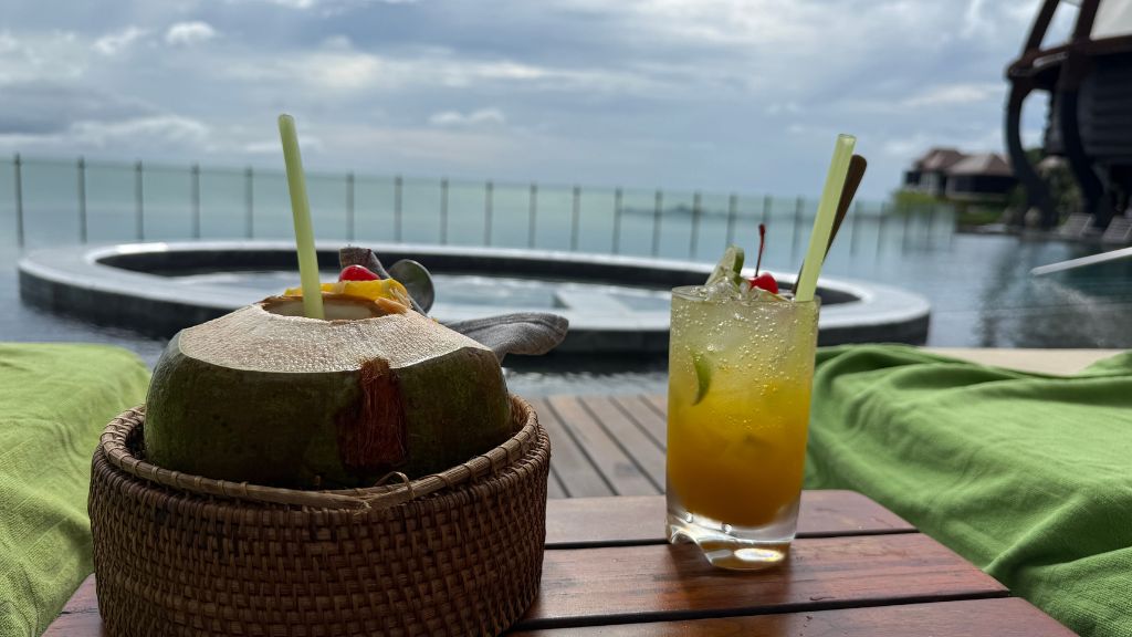 The Ritz Carlton Langkawi Pool Kokusnuss