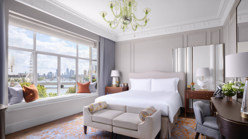 The Savoy London Luxury River Zimmer