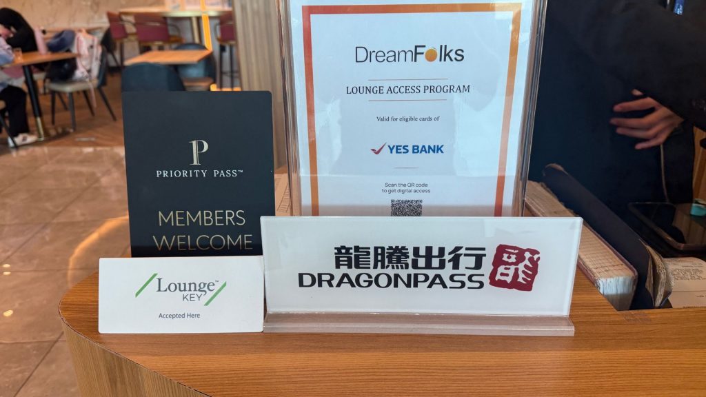 Travel Club Lounge Kota Kinabalu Rezeption 2