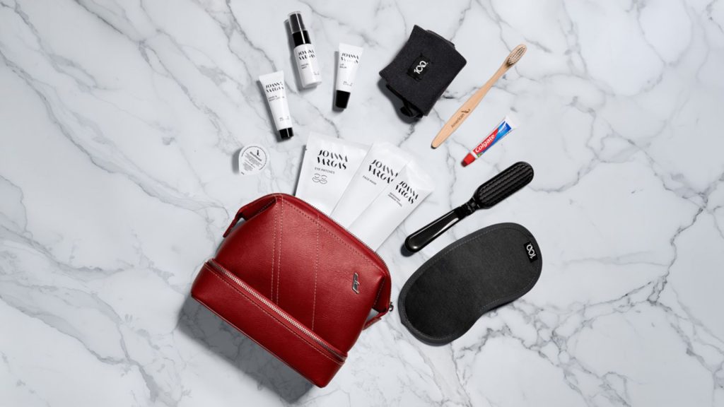 American Airlines Forward Amenity Kit First Class Inhalt