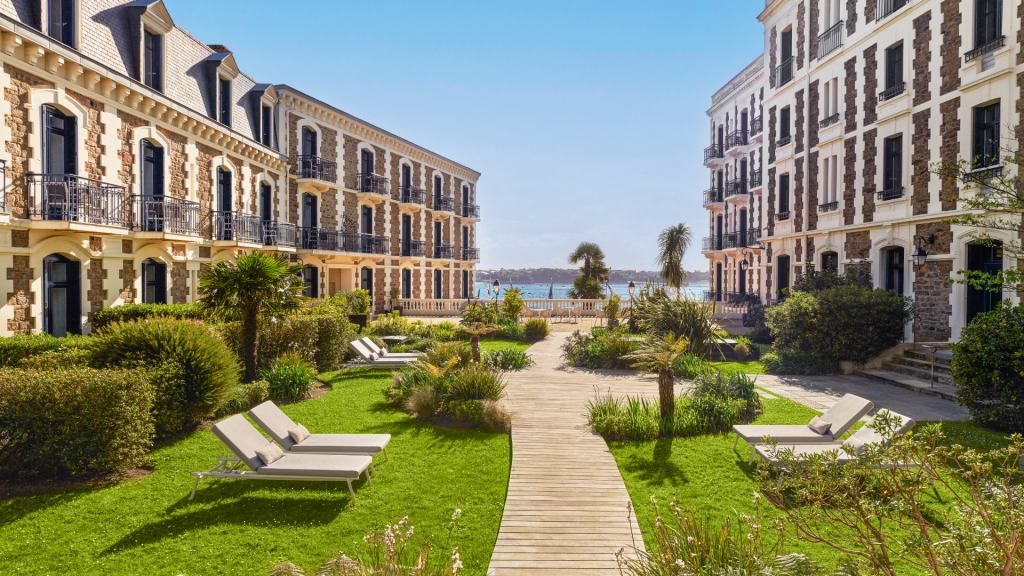 Barriere Grand Hotel Dinard Garten