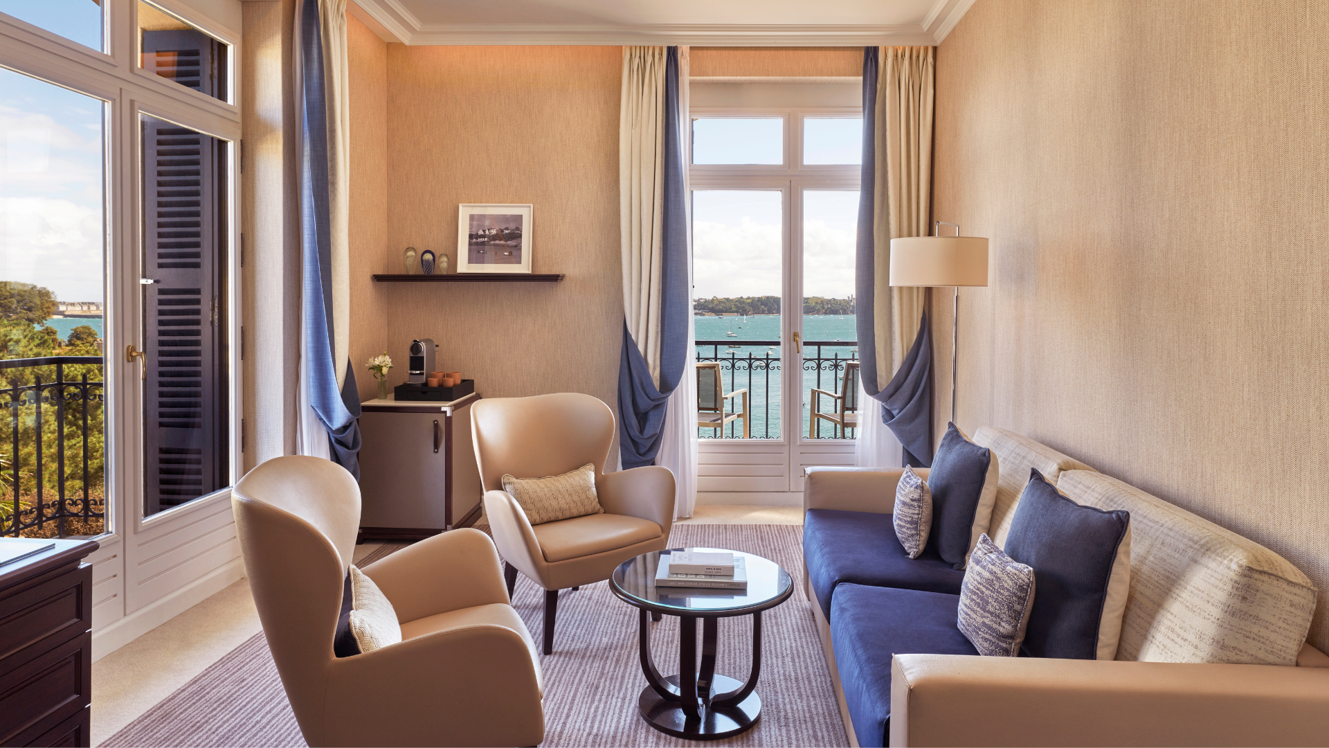 Barriere Hotel Dinard Suite Wohnzimmer