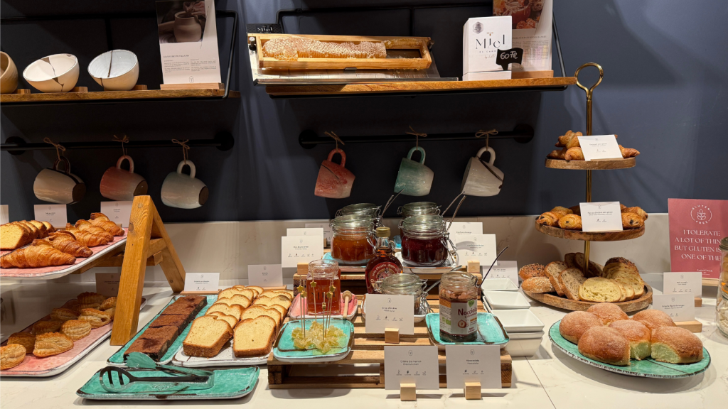 Croisette Beach Hotel Cannes Gebaeck