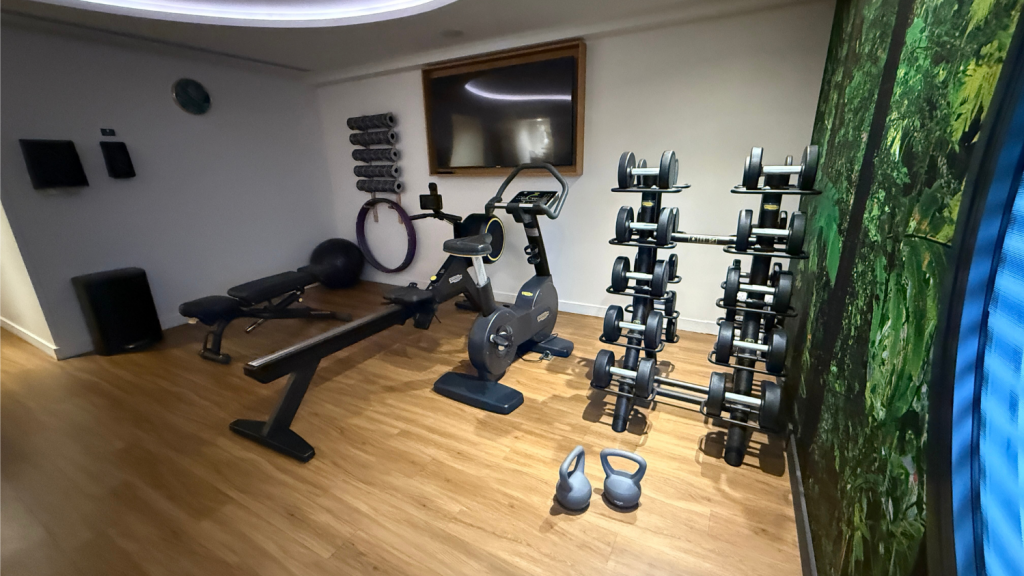 Croisette Beach Hotel Cannes Hanteln