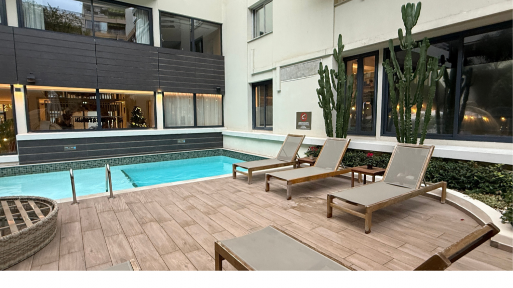 Croisette Beach Hotel Cannes Pool