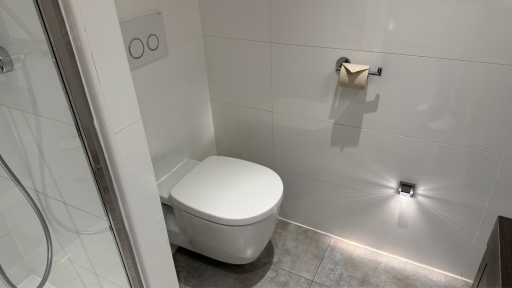 Croisette Beach Hotel Cannes Toilette