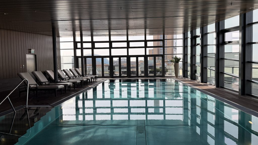 Grand Hyatt Berlin Club Olympus Pool 2