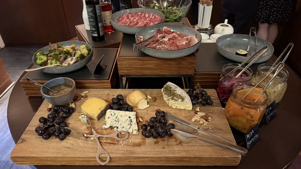 Grand Hyatt Berlin Club Speisenauswahl Abend