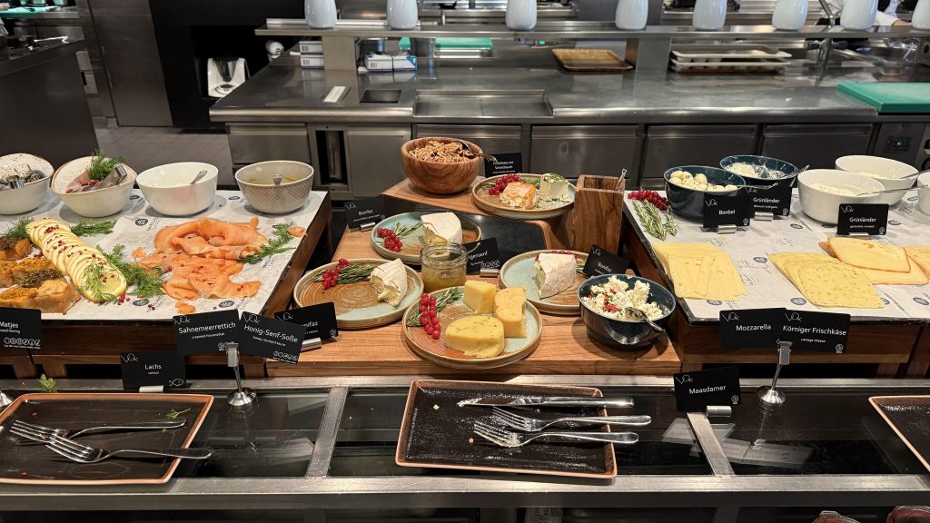 Grand Hyatt Berlin Fruehstueck 2