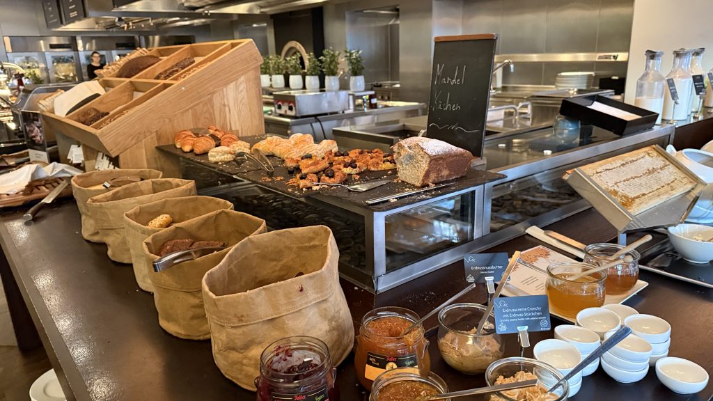 Grand Hyatt Berlin Fruehstueck 8