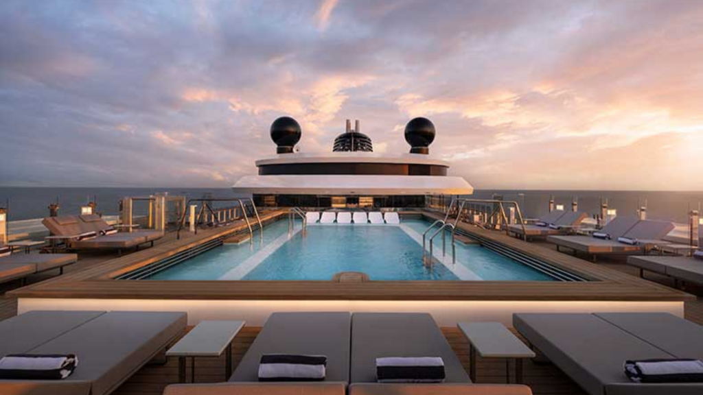 Ilma Ritz Carlton Yacht Pool