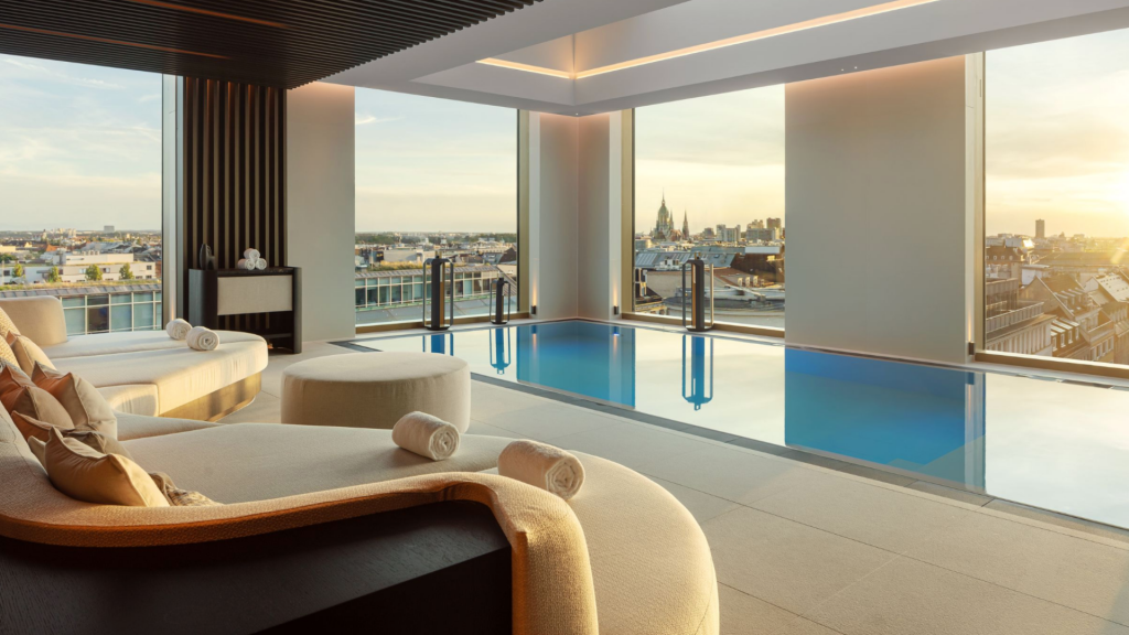 Koenigshof Muenchen Pool Spa